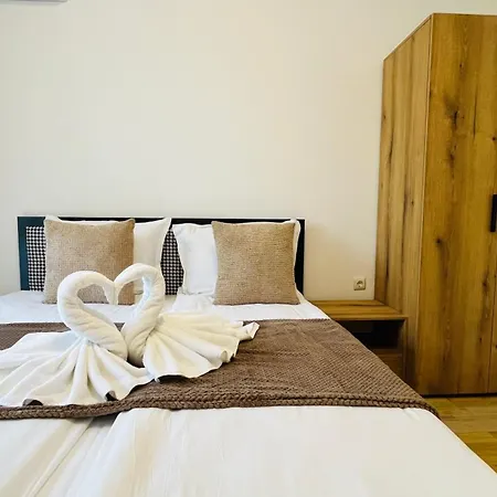 Astoria Ii 24 One Bedroom *