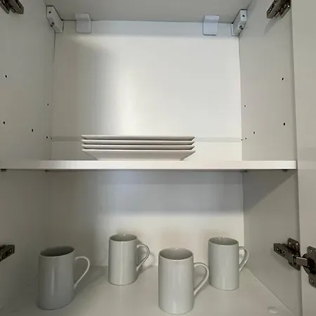 Astoria Ii 24 One Bedroom *