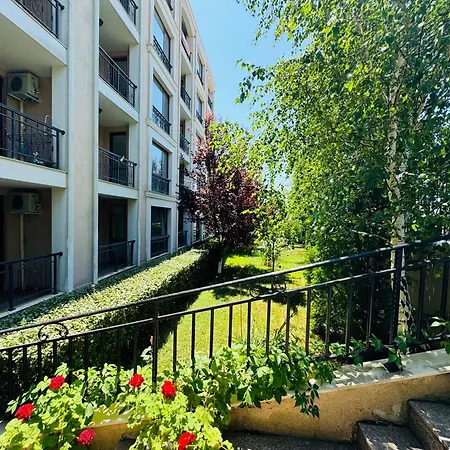 Astoria Ii 24 One Bedroom